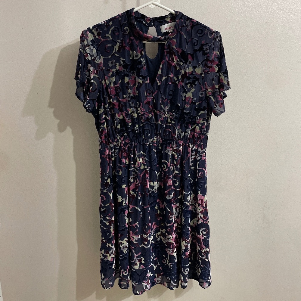 BONGO Navy and Multicolor Floral Velour Detail Short Sleeve Dress